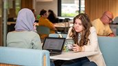 Studenten boek laptop_uitsnede